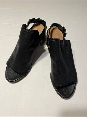 Franco Sarto Black Open-Toe Slingback Sandals 7